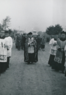 Pogrzeby zmarłych pracowników KUL : pogrzeb Anny Gintowt-Dziewartowskiej, długoletniej kierowniczki Biura Zarządu Głównego TP KUL, + 6.X.1967