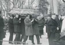 Pogrzeby zmarłych pracowników KUL : pogrzeb prof. Wacława Staszewskiego, + 3.III.1970