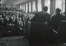 Wizyta msgr. A. Casaroli na KUL-u (2.III.1967) : audytorium podczas odczytu wygłaszanego przez watykańskiego gościa.