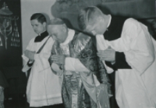 Inauguracja roku akad. 1969/70 : Mszę św. inauguracyjną celebruje ks. bp. P. Kałwa - Wielki Kanclerz KUL.