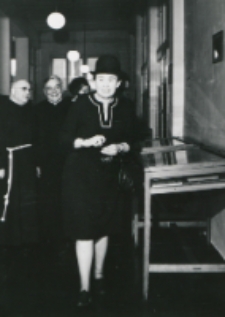 Ambasador USA Gronouski zwiedza Bibliotekę Uniwersytecką KUL 1968 r.
