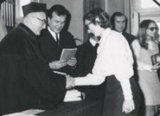 Immatrykulacja 1971/72, 25.X.71 : rozdanie nagród i wyróżnień na Wydz. Teologii i Filozofii Chrześcijańskiej