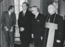Inauguracja roku akademickiego 1971/72, 24.X : 2-gi od lewej: prof. Z. Sułowski, 3-ci: ambasador Francji A. Jordan, 4-ty: ks. bp P. Kałwa