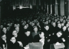 Sobór Watykański II, 23-25.VIII.1961 : aula duża wprawdzie, ale wszystkich nie mieści