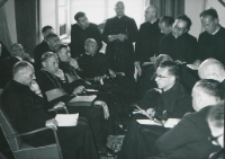 Ethos polskiego charakteru, 27-29. VIII. 1964 : ... a także żywe dyskusje mają miejsce w czasie popołudniowych konwersatoriów