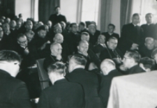 Ethos polskiego charakteru, 27-29. VIII. 1964 : ... a także żywe dyskusje mają miejsce w czasie popołudniowych konwersatoriów