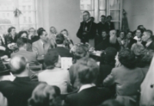 Spotkanie towarzyskie absolwent&oacute;w KUL : przemawia Ks. bp H. Strąkowski.