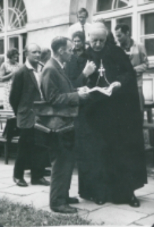 Wykłady dla duchowieństwa 1966 - Na dziedzińcu kulowskim...