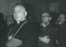 Ks. Kanonik J. Bania - Dyrektor TP KUL, za nim Roman Brandstaetter.