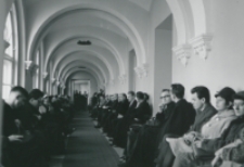 [Program uroczystości zakończony został wykładem inauguracyjnym wygłoszonym przez Ks. doc. Edwarda Kopcia - a wysłuchanym z dużym zainteresowaniem przez słuchaczy zgromadzonych w auli ...] ... oraz na zradiofonizowanym holu..