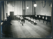 Boevye upr[ažneni&acirc;] ot&acirc;goŝennye gir'kami