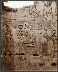 Abydos. Seti offrant à Oziris
