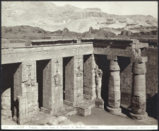 Luxor - Th&eacute;bes - Cour dans le Temple de Medinet-Habou