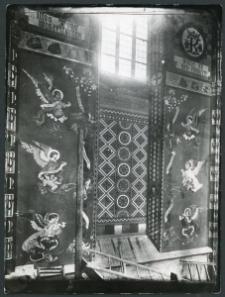 [Fragment ściany z polichromiami w kościele Mariackim w Krakowie]. 1