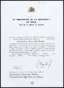 [Dyplom nadania prezydentowi Rzeczpospolitej Polskiej Lechowi Wałęsie Orderu Zasługi Republiki Chile przez prezydenta Chile Eduardo Frei Ruiz-Tagle]